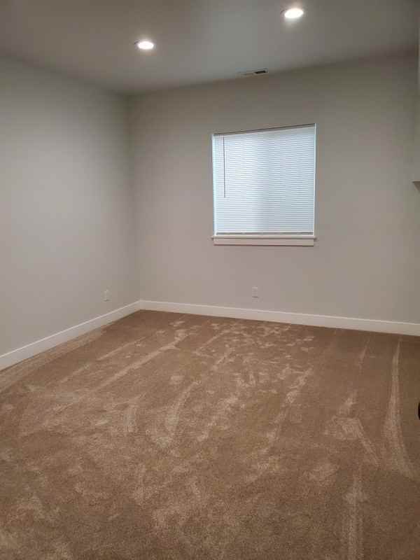 1175 Se #2 - Photo 4 of 7