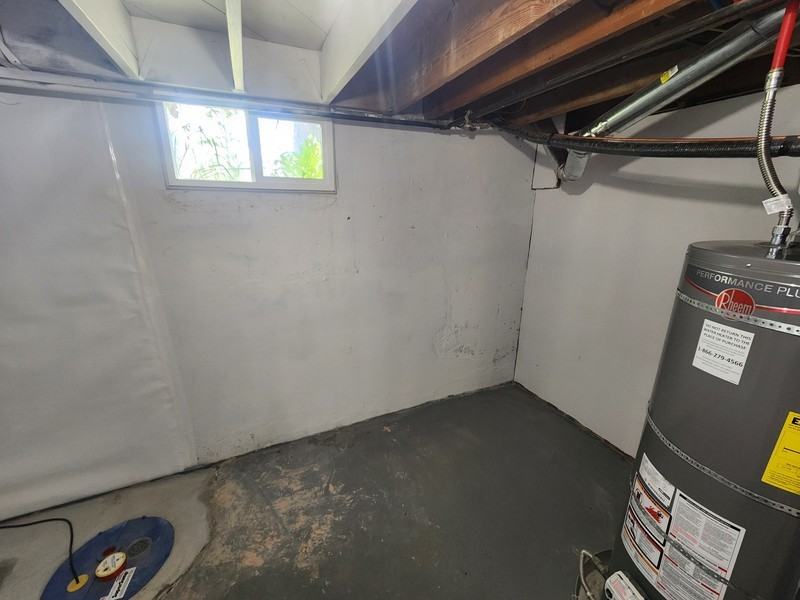 1061 20th St - Photo 3 of 8