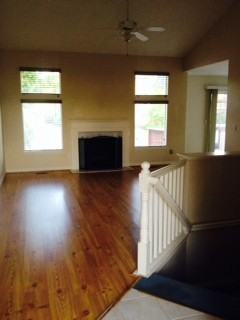 258 E Rawlins Ln - Photo 2 of 11