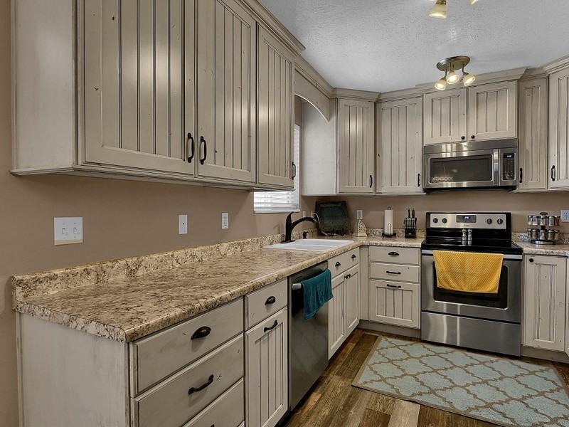 256 N Bliss Ct - Photo 2 of 19