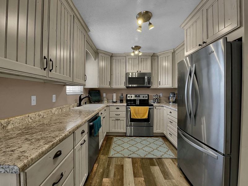 256 N Bliss Ct - Photo 3 of 19