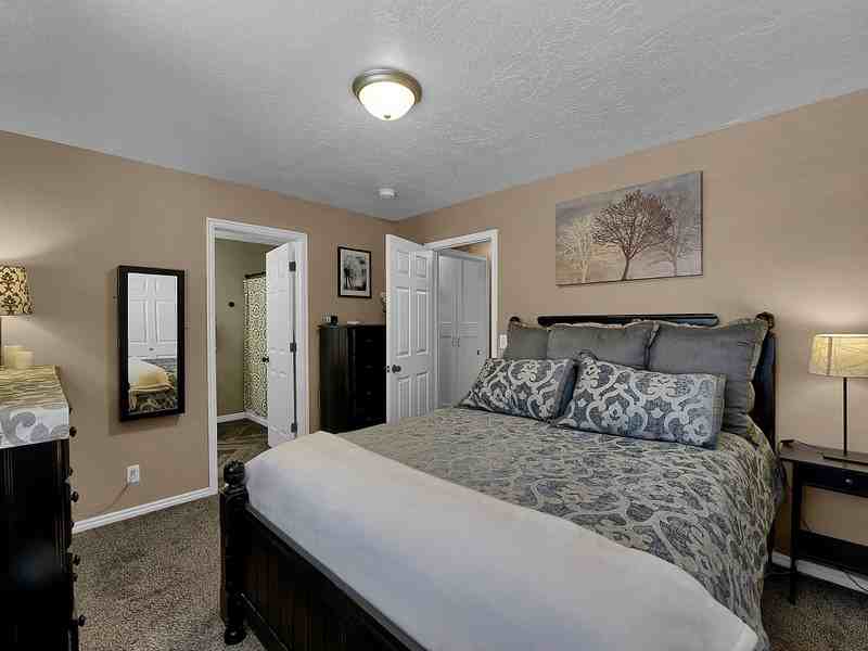 256 N Bliss Ct - Photo 7 of 19