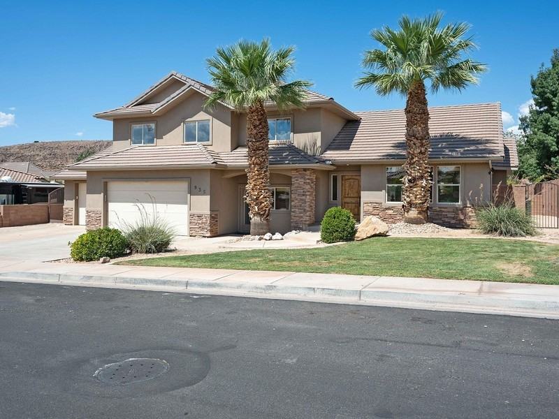 935 E Crooked Creek Dr
