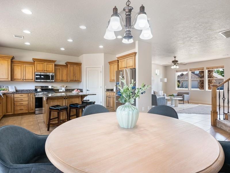 935 E Crooked Creek Dr - Photo 6 of 23