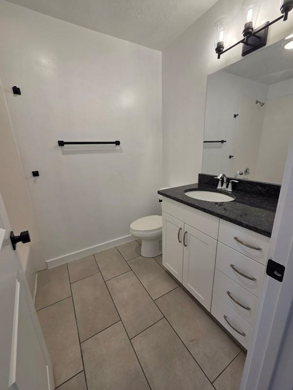 590 Nw #1 - Photo 4 of 8