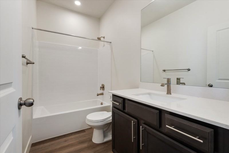 10637 S Stavanger Dr - Photo 3 of 37