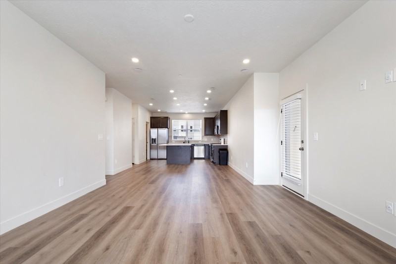 10637 S Stavanger Dr - Photo 6 of 37
