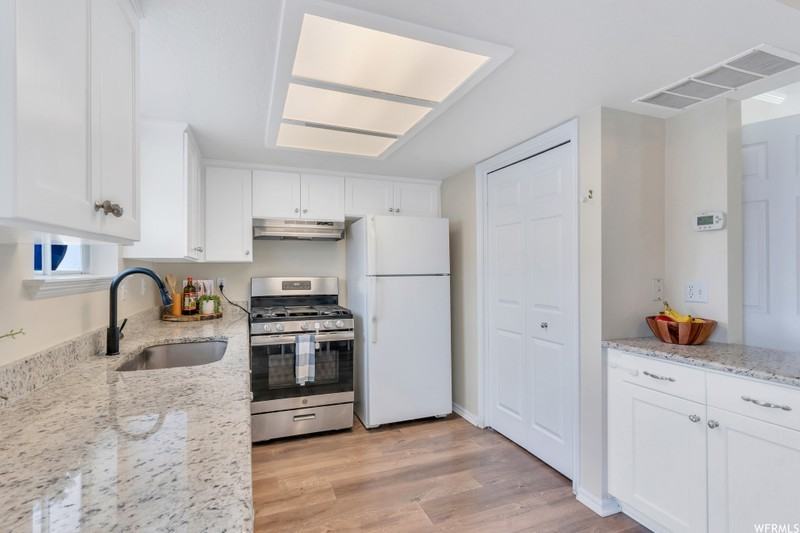 1098 Se #2 - Photo 6 of 19