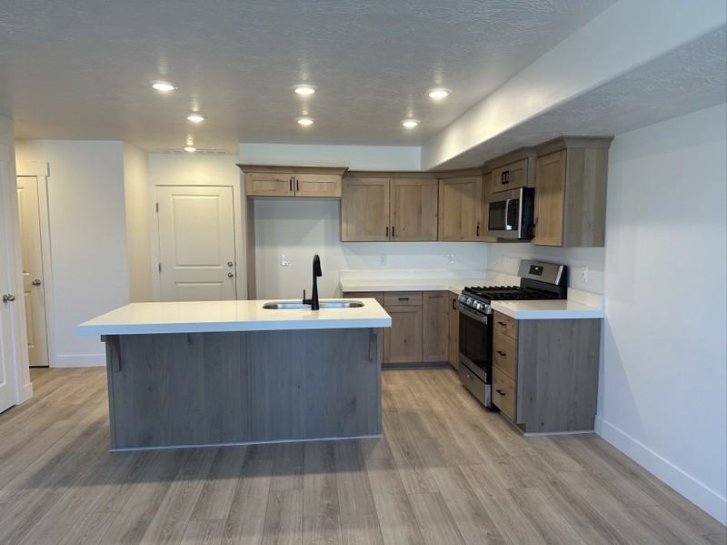 1402 N Meadow Ln #2 - Photo 7 of 11