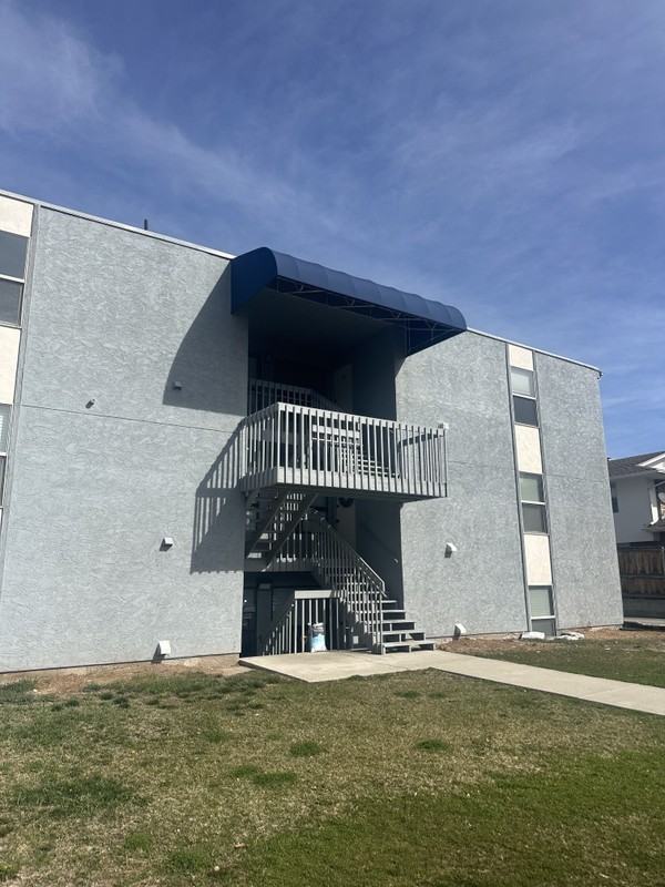 1583 E Stratford Ave - Photo 3 of 3