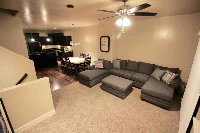 3734 S Prairiewood Dr - Photo 2 of 13