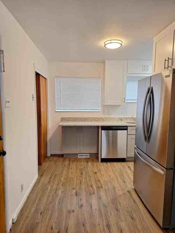 305 W Utah Ave #1 - Photo 4 of 16