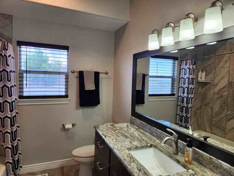 1175 S Main St - Photo 3 of 38