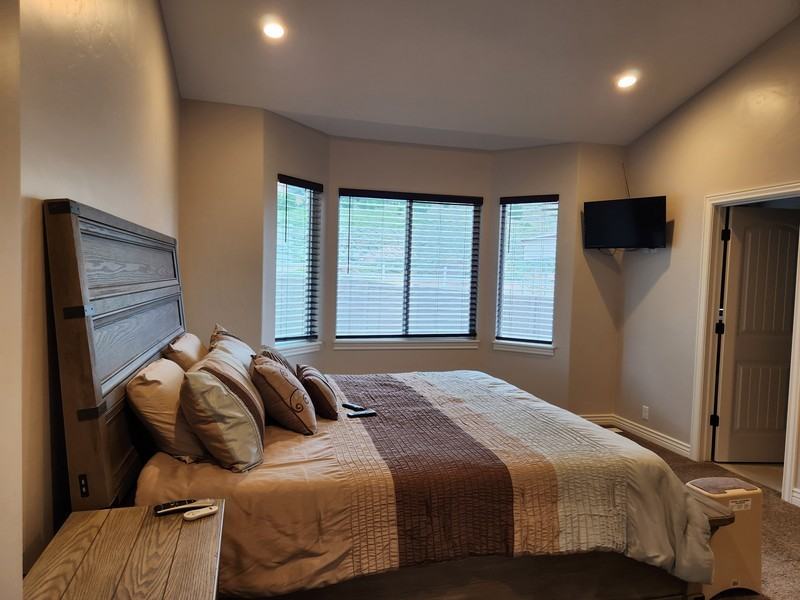 1175 S Main St - Photo 6 of 38