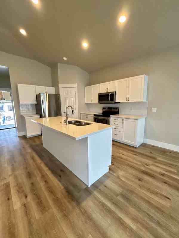 697 W Aly - Photo 4 of 22