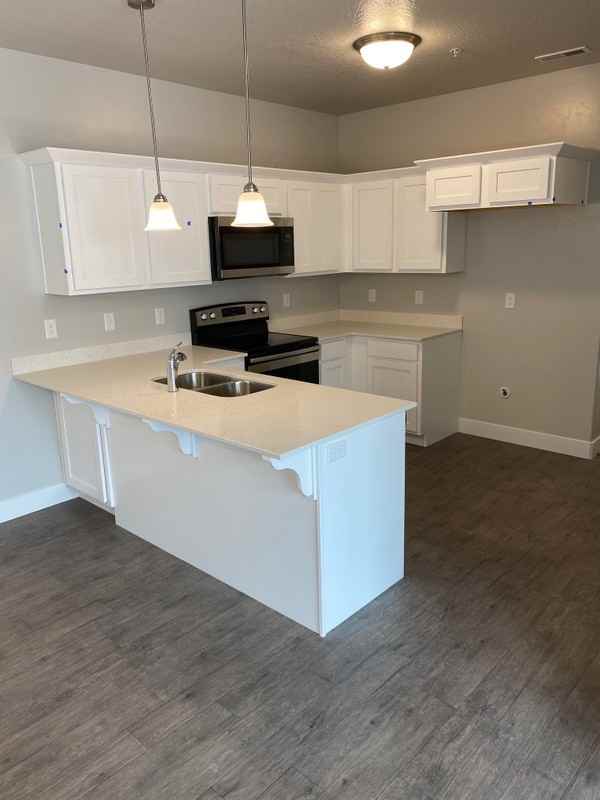 549 Nw - Photo 2 of 5