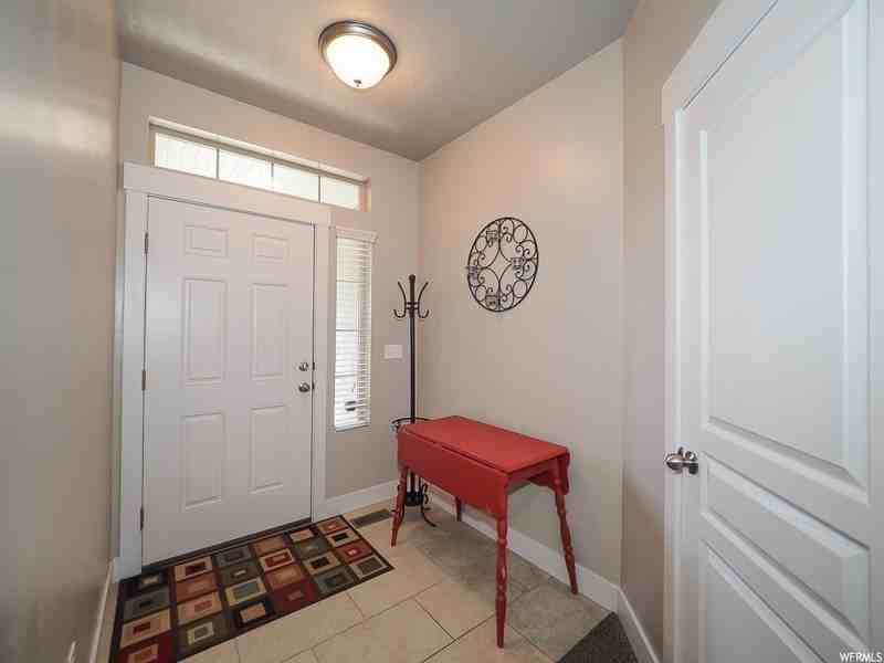 1646 N Venetian Way - Photo 2 of 24