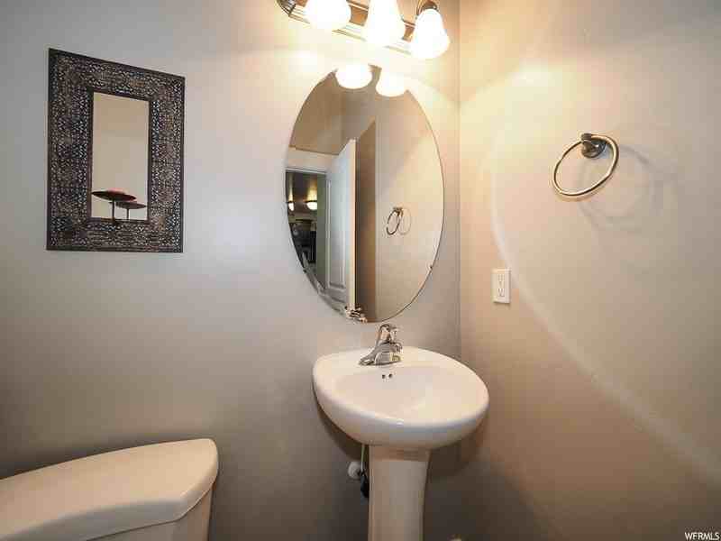 1646 N Venetian Way - Photo 5 of 24