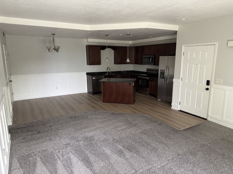 610 Nw #2 - Photo 2 of 23