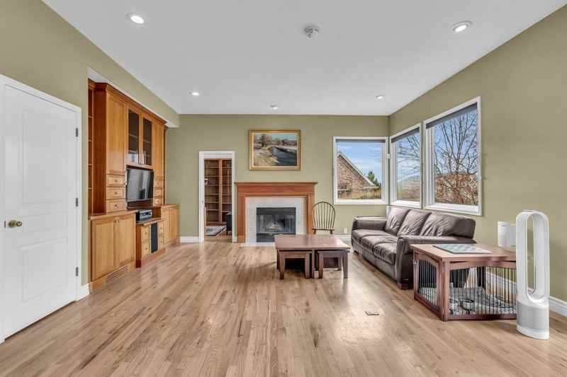601 D St - Photo 6 of 24