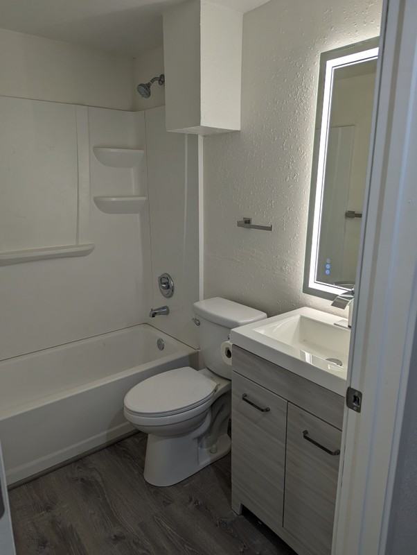 1760 Nw - Photo 6 of 11