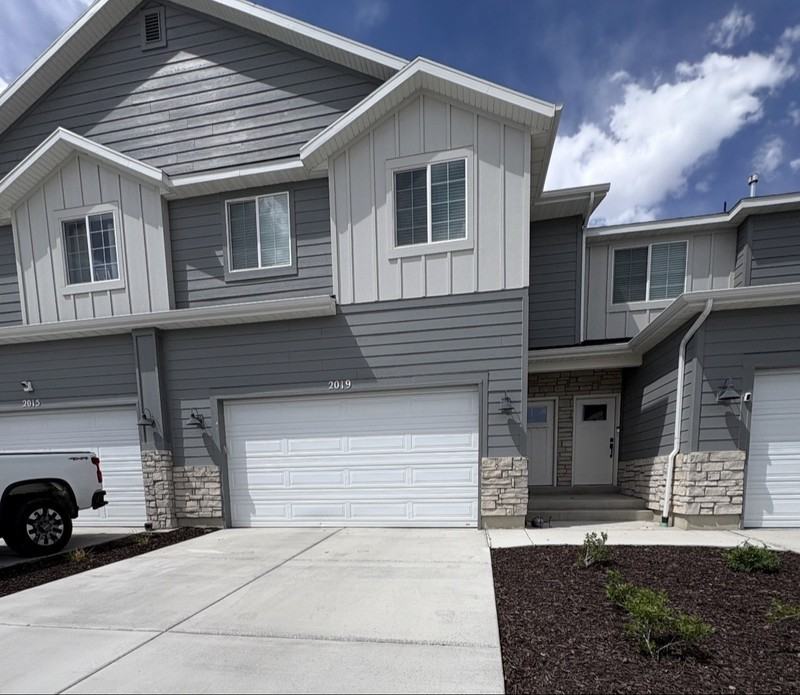 2019 E Canyonlands Ln