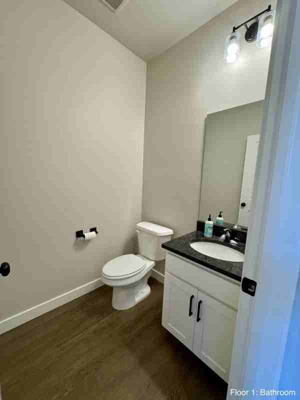 476 Sw #C - Photo 2 of 23