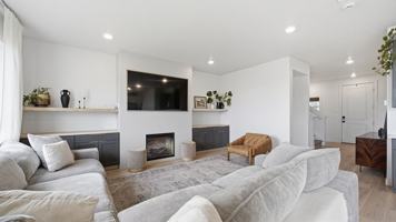 featured image of 328 W Snowberry Dr