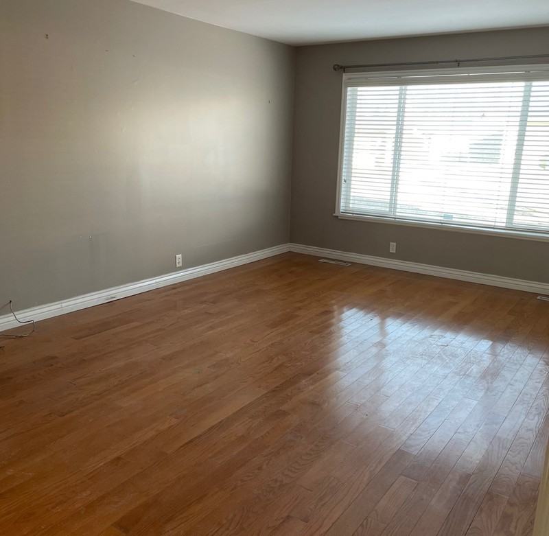 974 Egan St - Photo 3 of 11