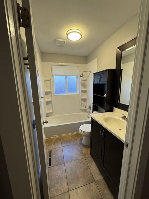 974 Egan St - Photo 6 of 11