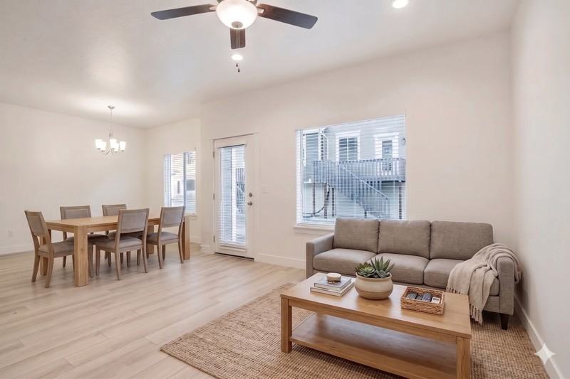 7243 N Silver Spring Way - Photo 3 of 5