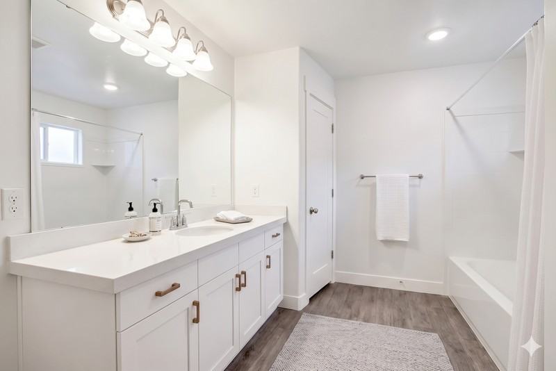7243 N Silver Spring Way - Photo 4 of 5