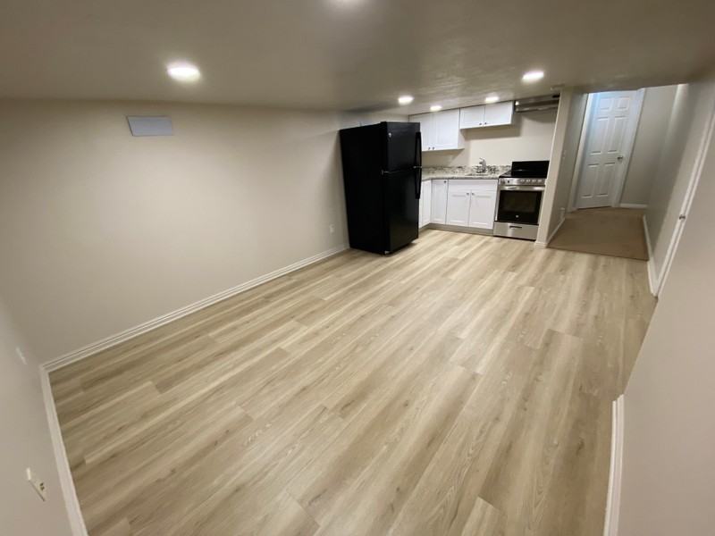 50 W - Photo 3 of 9