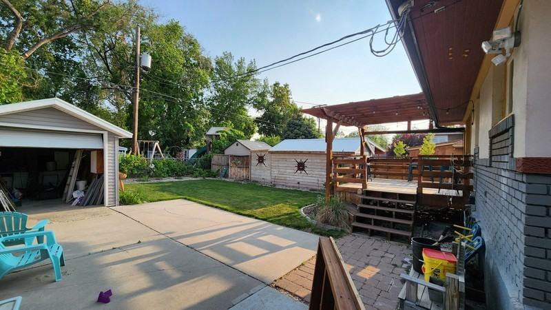 628 E Wilson Ave - Photo 2 of 34