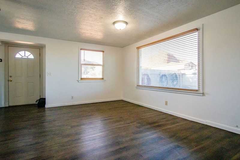 196 Es - Photo 6 of 21