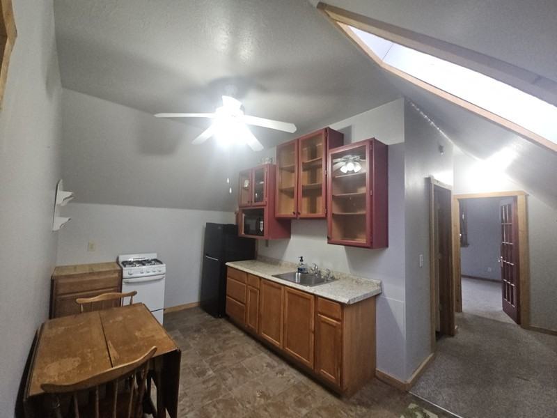 12 Wn - Photo 2 of 10