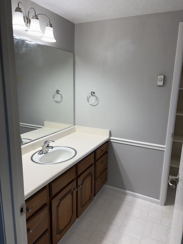679 E Center St - Photo 2 of 13