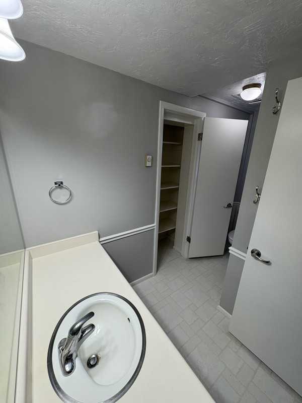 679 E Center St - Photo 6 of 13