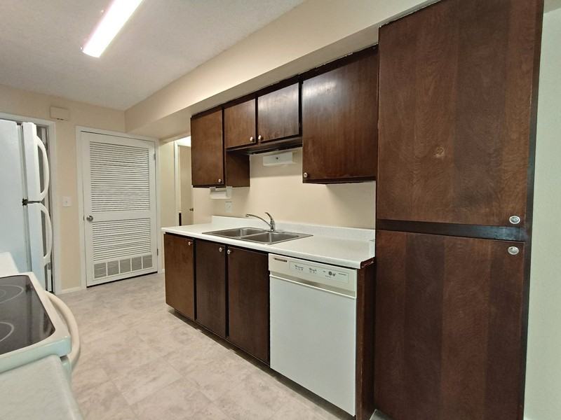4536 Sw #12 - Photo 6 of 18