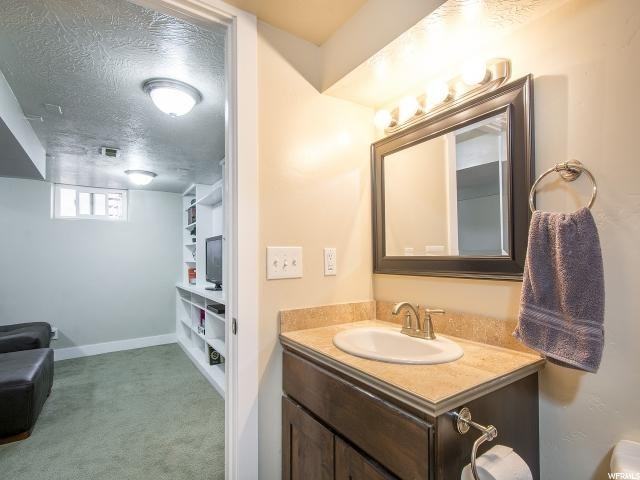 2176 S Nowell Cir - Photo 4 of 13