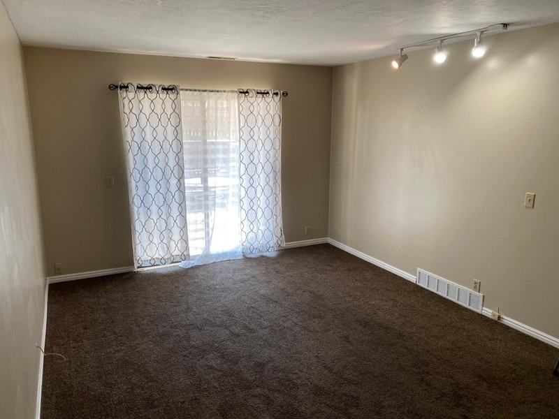 2967 S Imperial St - Photo 4 of 11