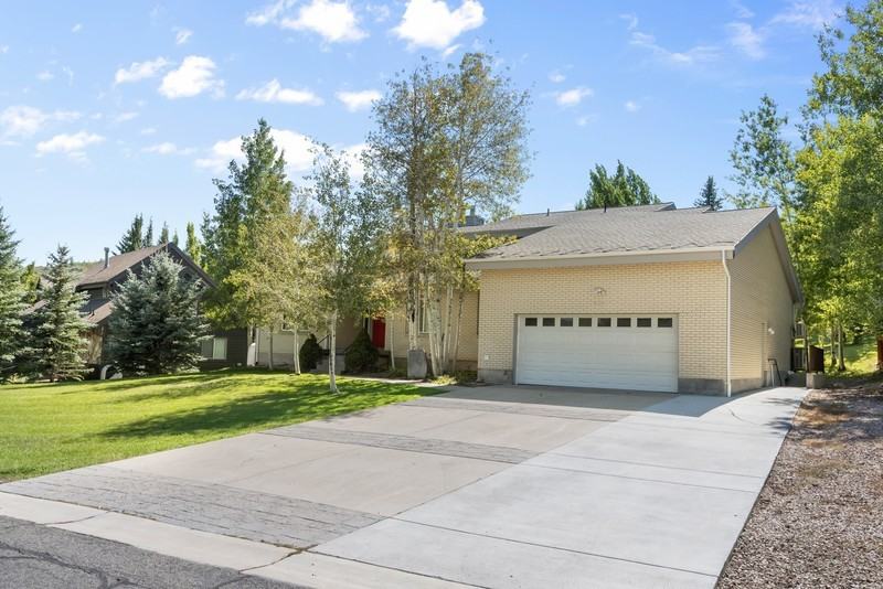 8735 Silver Spur Rd - Photo 2 of 39