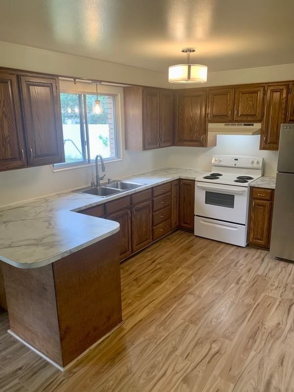 3180 Ne - Photo 2 of 9