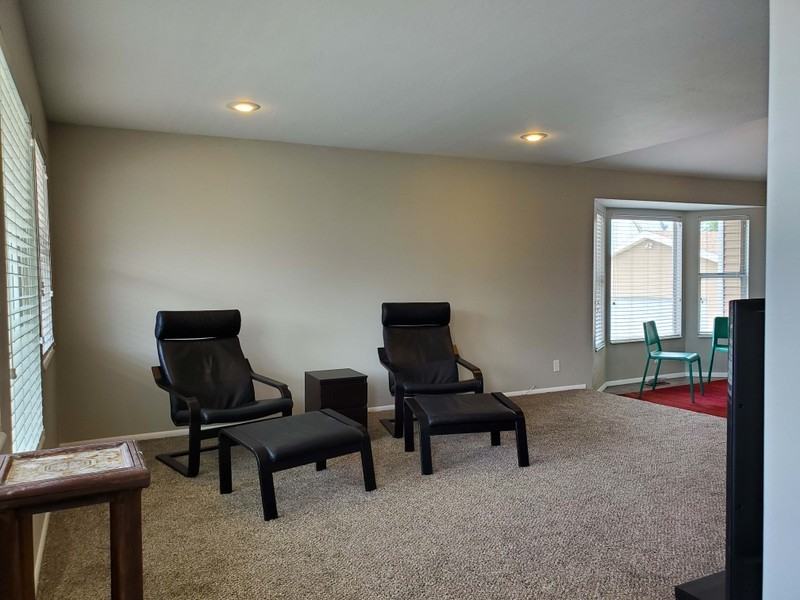 940 W Red Oaks Dr - Photo 5 of 50
