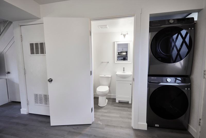 1719 S Lake St #4 - Photo 4 of 46