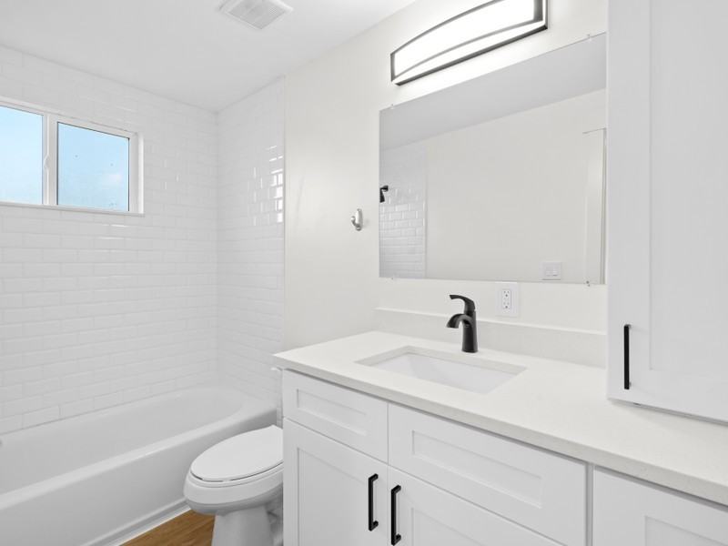 2263 S Lake St #4 - Photo 3 of 12