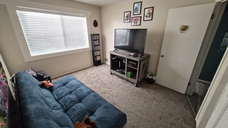 2243 S Orchard Dr - Photo 2 of 9