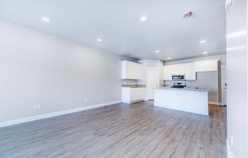 2628 N Cormac Pl - Photo 4 of 31
