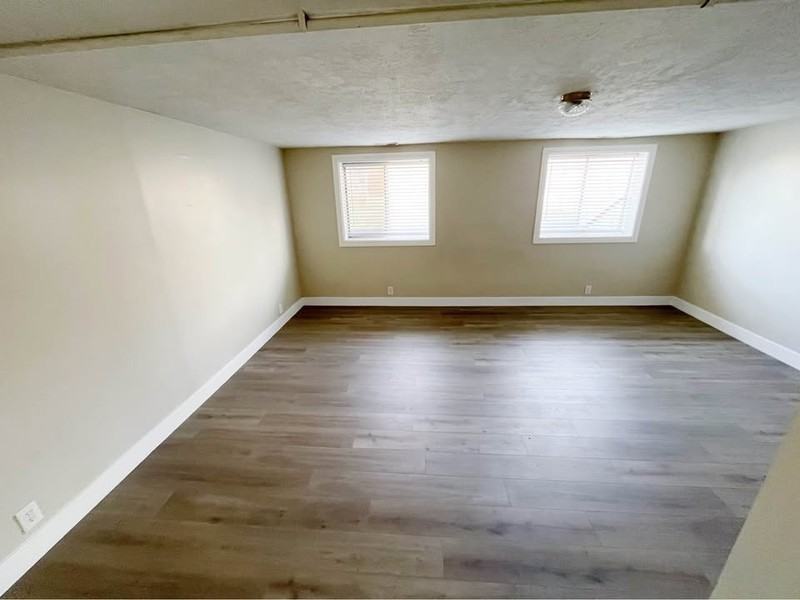 971 E St - Photo 4 of 16