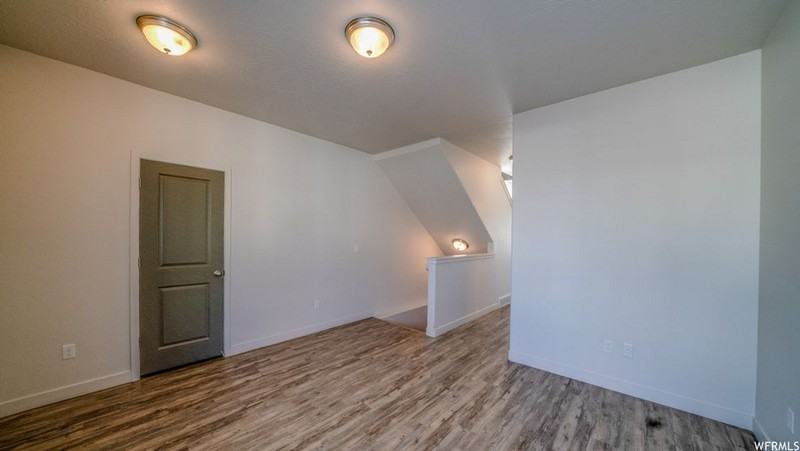 813 W Tamsin Ct - Photo 2 of 11